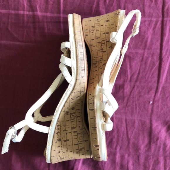 Wedge sandals - Picture 2 of 5